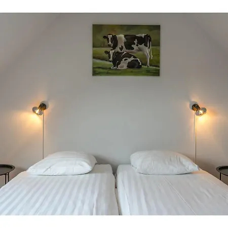 Vakantiehuis Attractive In Frisian *