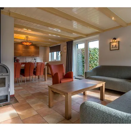 Vakantiehuis Attractive In Frisian